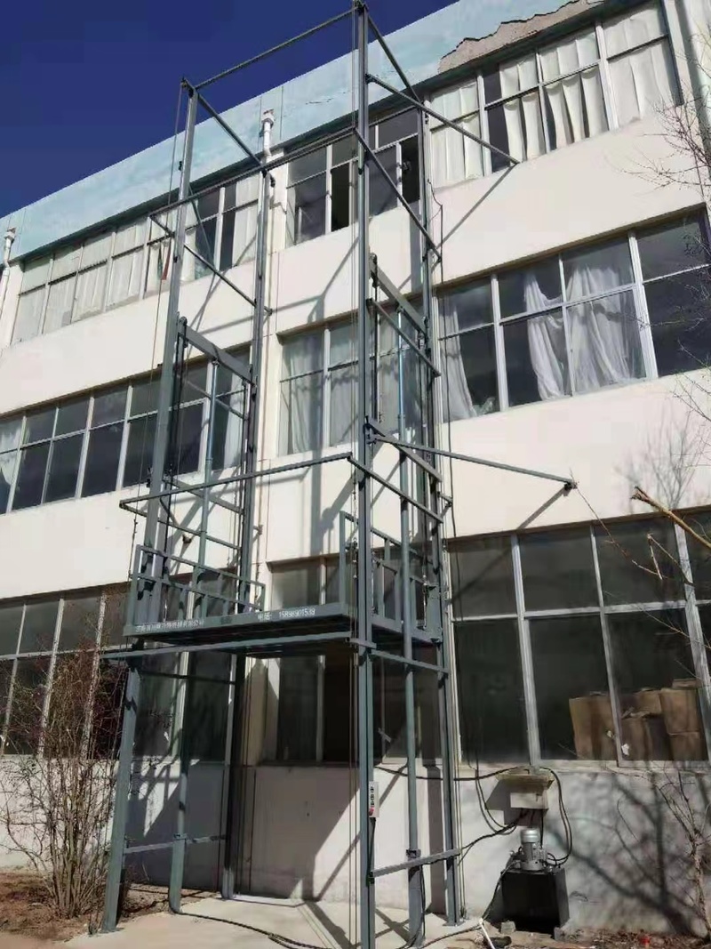 和田室外贴墙货梯